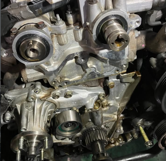 【尼崎市】100系マークIIのオイル漏れ修理｜カムシール・クランクシール交換