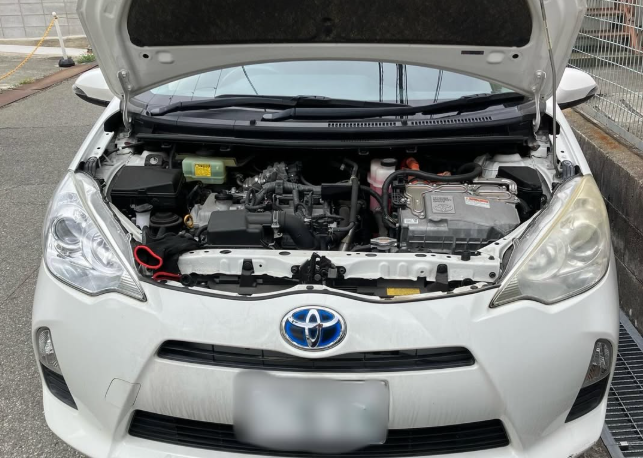 【尼崎市】トヨタ・アクアの車検代行｜タイヤ交換＆オイルメンテナンスでリフレッシュ